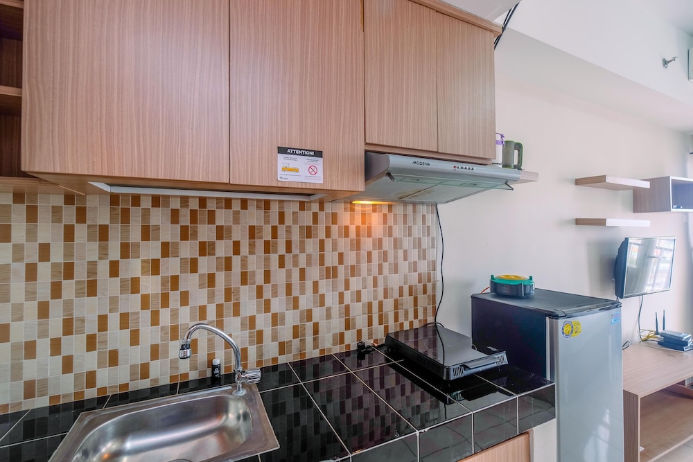 cozy stay studio apartment at margonda residence 5