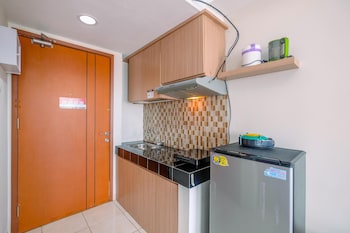 cozy stay studio apartment at margonda residence 5