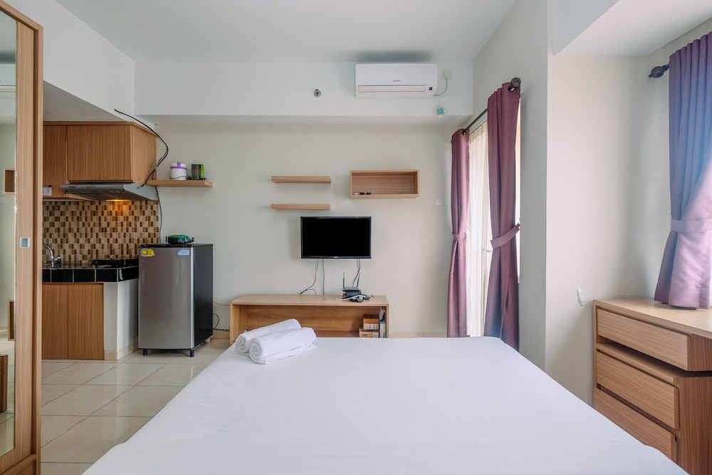 cozy stay studio apartment at margonda residence 5