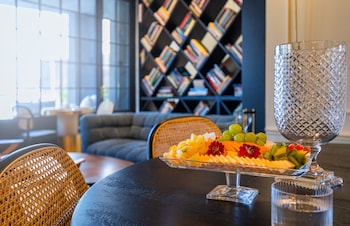 villa brown tel aviv