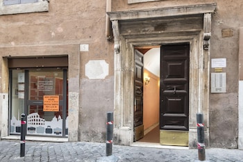 minerva in pantheon apartment