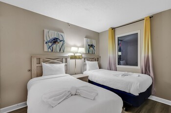 hosteeva 2 br oceanfront views w pool atlantica towers condo