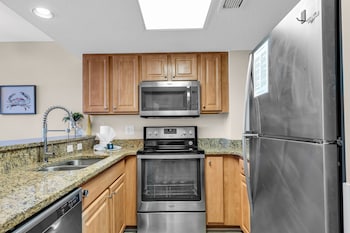 hosteeva 2 br oceanfront views w pool atlantica towers condo