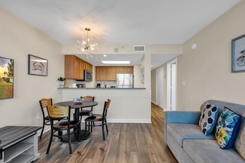 hosteeva 2 br oceanfront views w pool atlantica towers condo