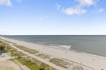 hosteeva 2 br oceanfront views w pool atlantica towers condo