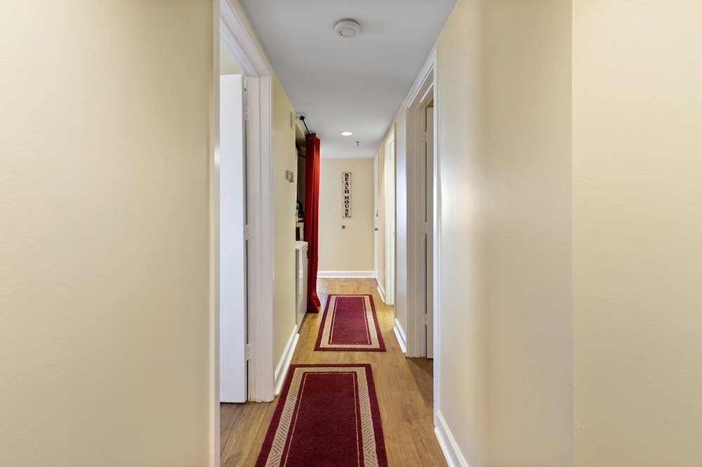 hosteeva 2 br oceanfront views w pool atlantica towers condo