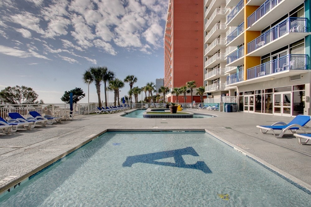 hosteeva 2 br oceanfront views w pool atlantica towers condo