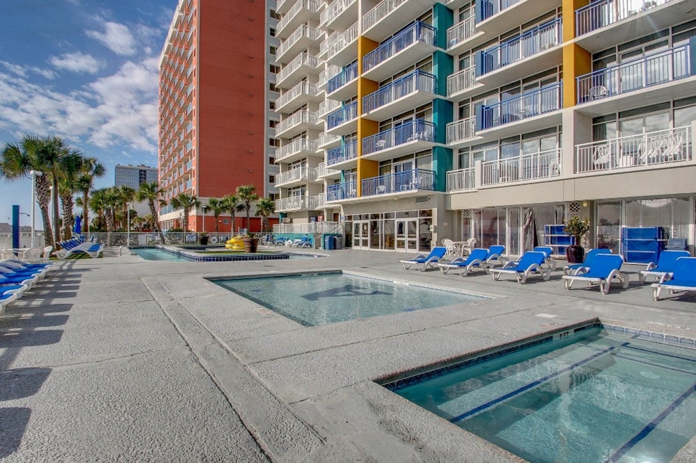 hosteeva 2 br oceanfront views w pool atlantica towers condo