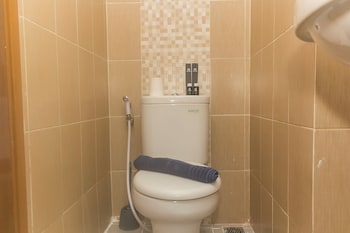 homey and comfort studio at the enviro apartment