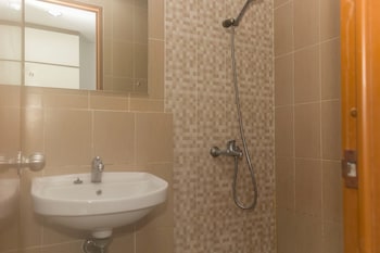 homey and comfort studio at the enviro apartment