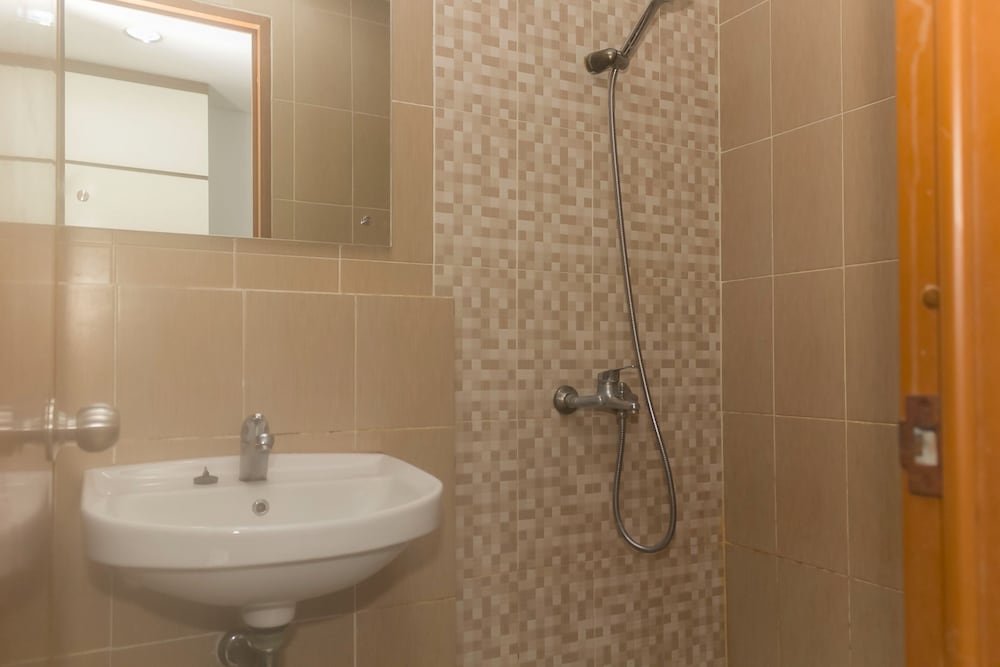 homey and comfort studio at the enviro apartment
