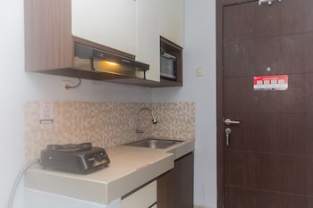 homey and comfort studio at the enviro apartment