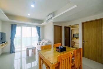 comfortable and spacious 2br at oasis cikarang apartment