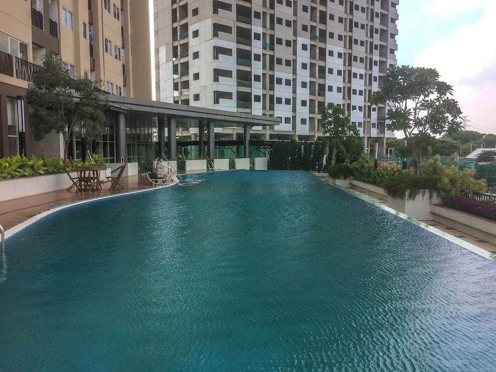 comfortable and spacious 2br at oasis cikarang apartment