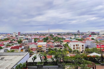 comfy and minimalist studio at vida view apartment