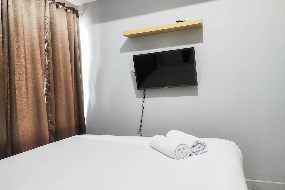 comfy and minimalist studio at vida view apartment