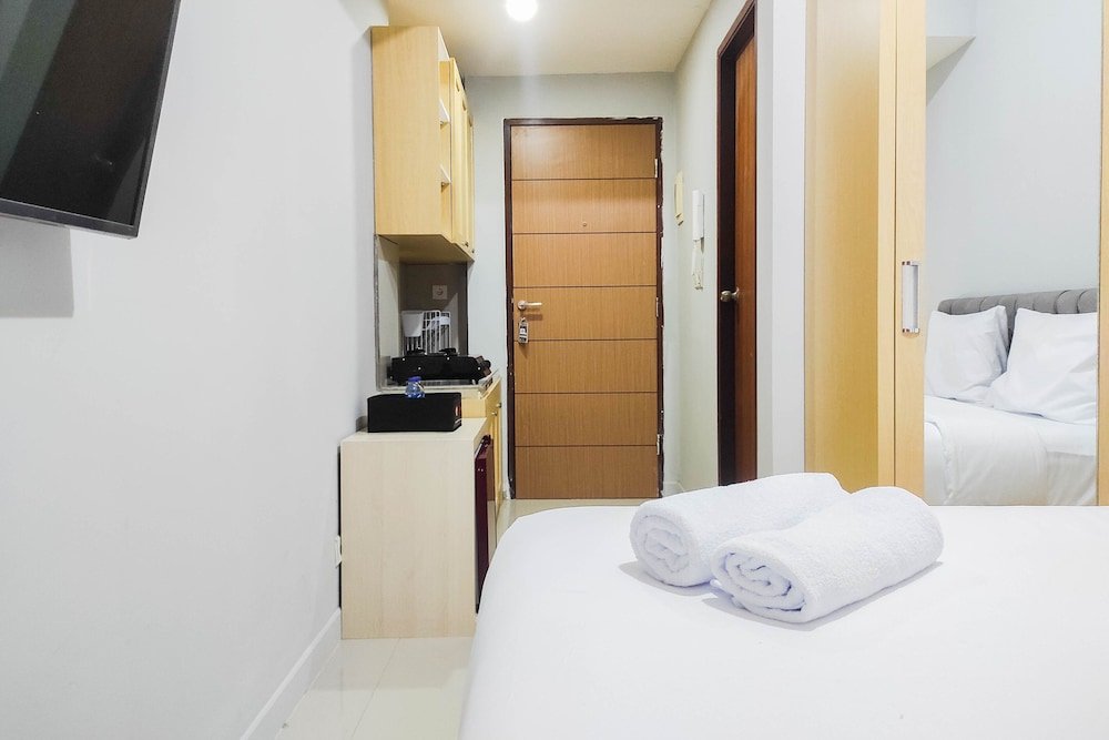 comfy and minimalist studio at vida view apartment