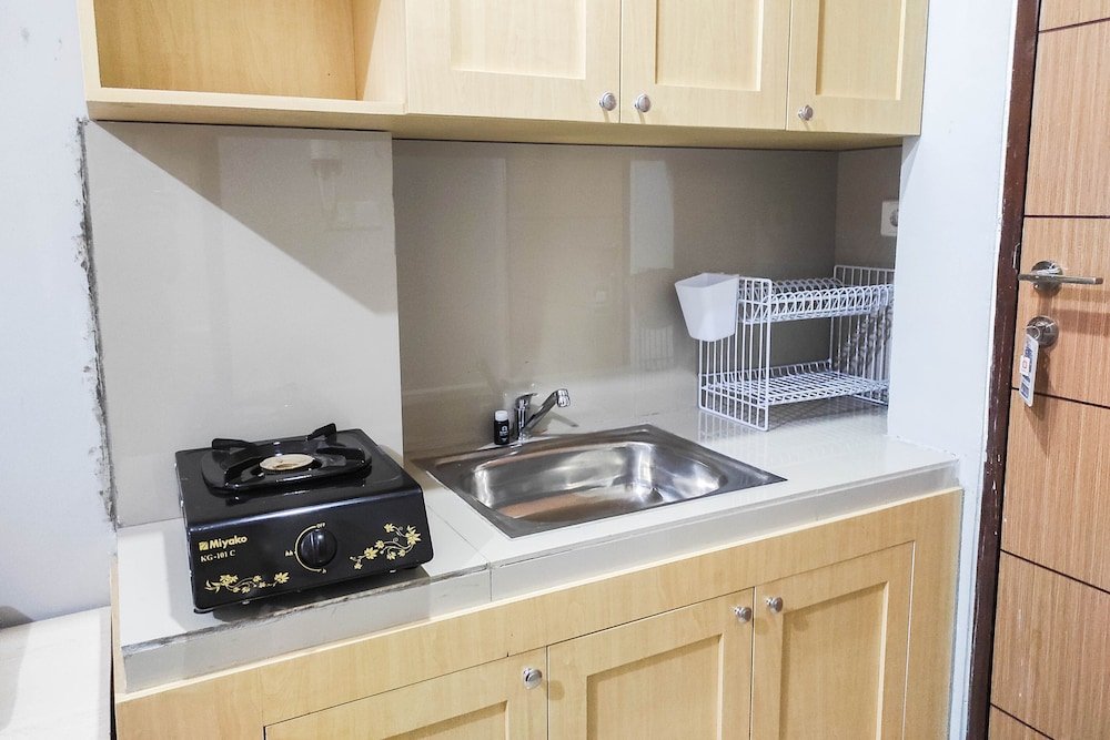 comfy and minimalist studio at vida view apartment