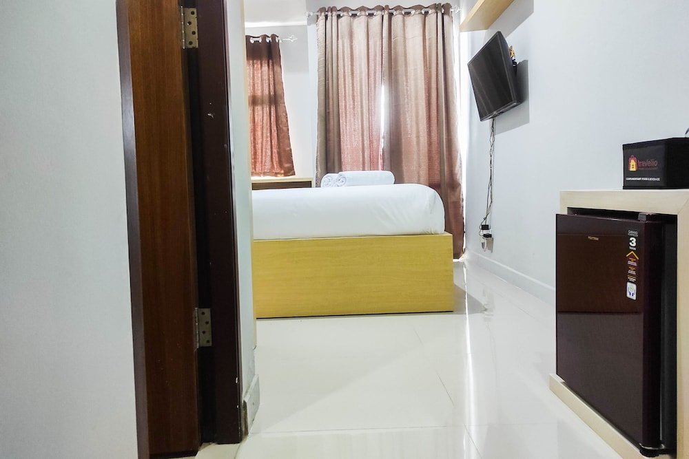 comfy and minimalist studio at vida view apartment