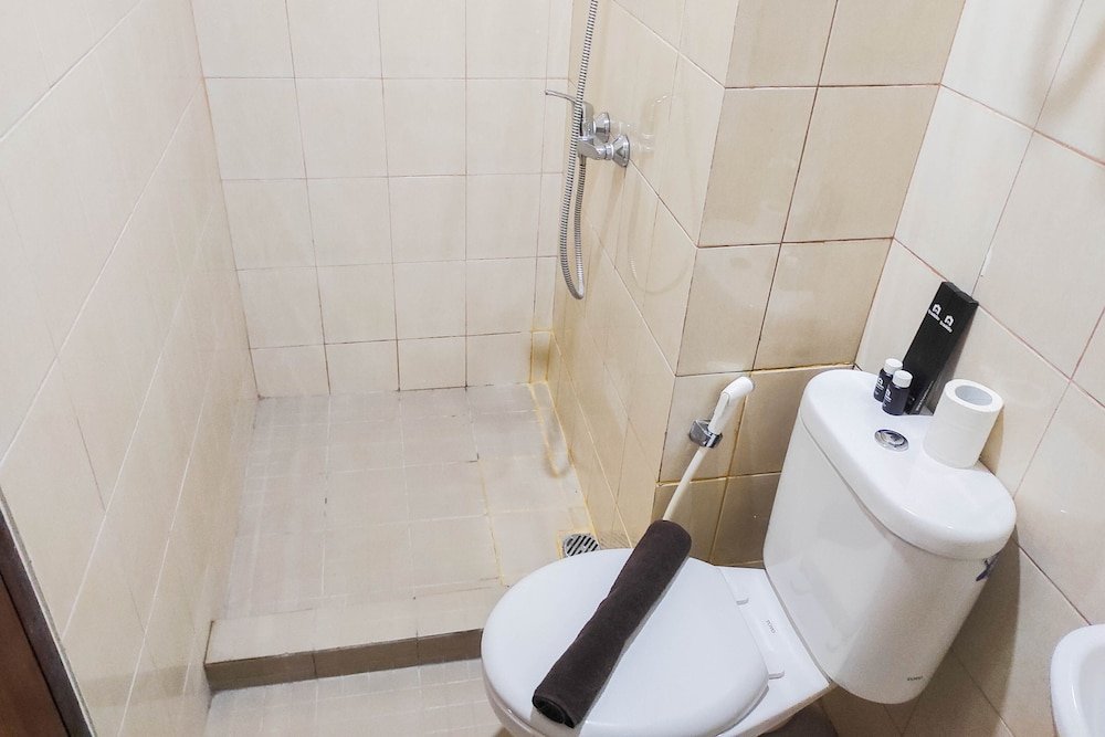 comfy and minimalist studio at vida view apartment