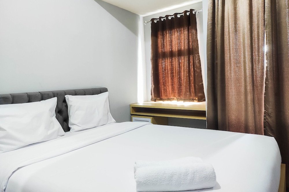 comfy and minimalist studio at vida view apartment