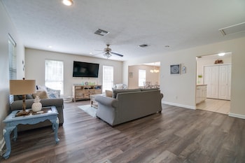 Beach House - Crystal Tides By Panhandle Getaways,,3.5 star