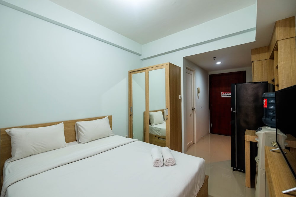 comfy and nice studio apartment at tamansari mahogany