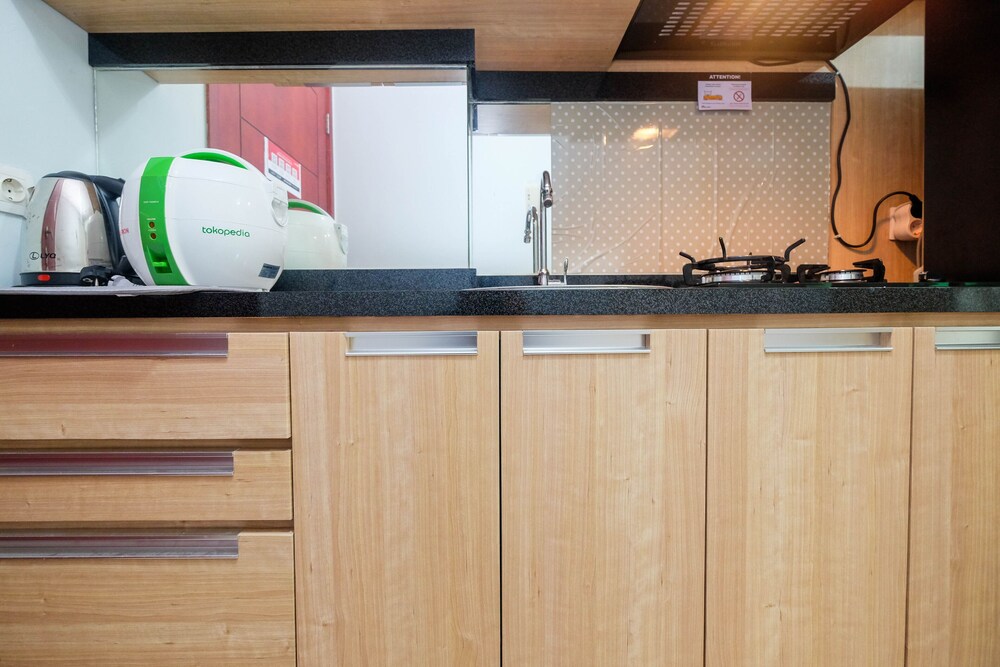 comfy and nice studio apartment at tamansari mahogany