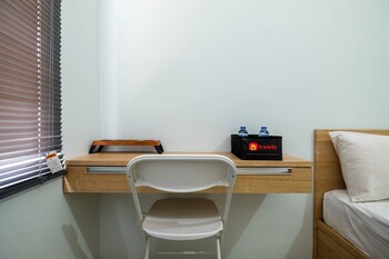 comfy and nice studio apartment at tamansari mahogany