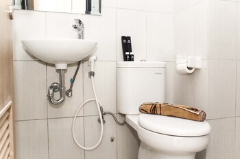 comfortable studio at monroe tower apartment