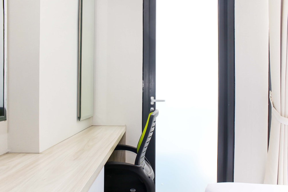 comfortable studio at monroe tower apartment