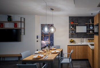 aris apartments tonellihotels