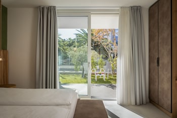 aris apartments tonellihotels