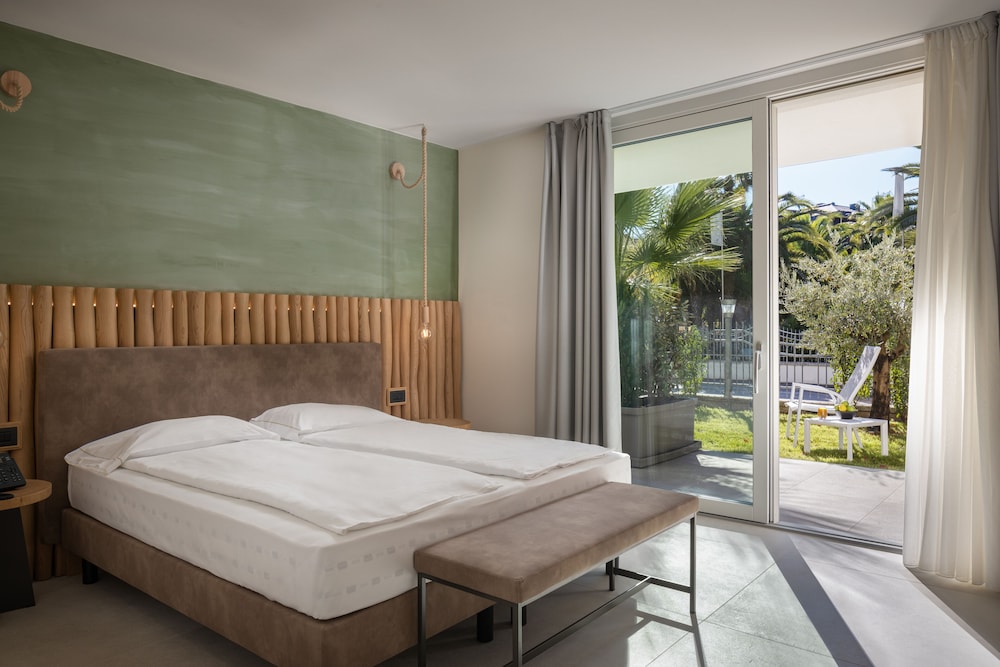 aris apartments tonellihotels