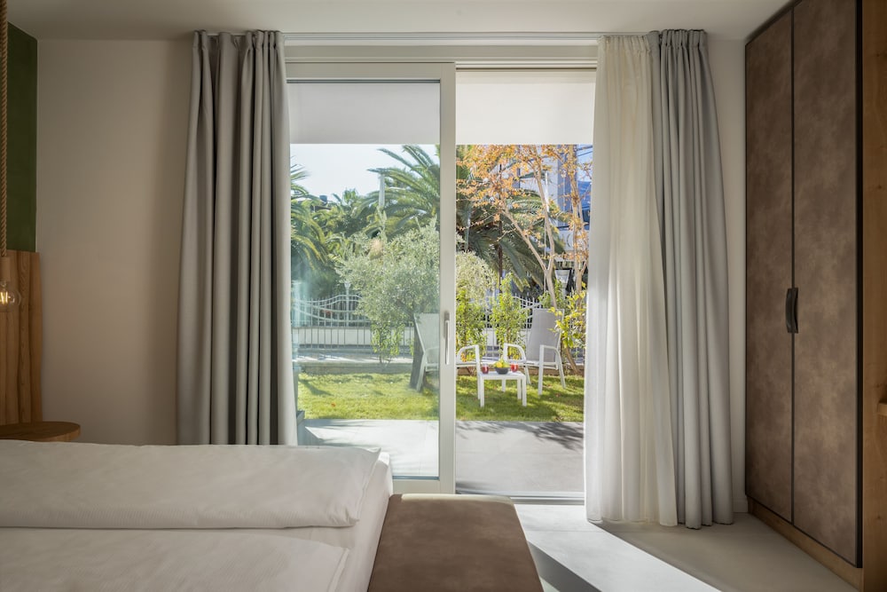 aris apartments tonellihotels
