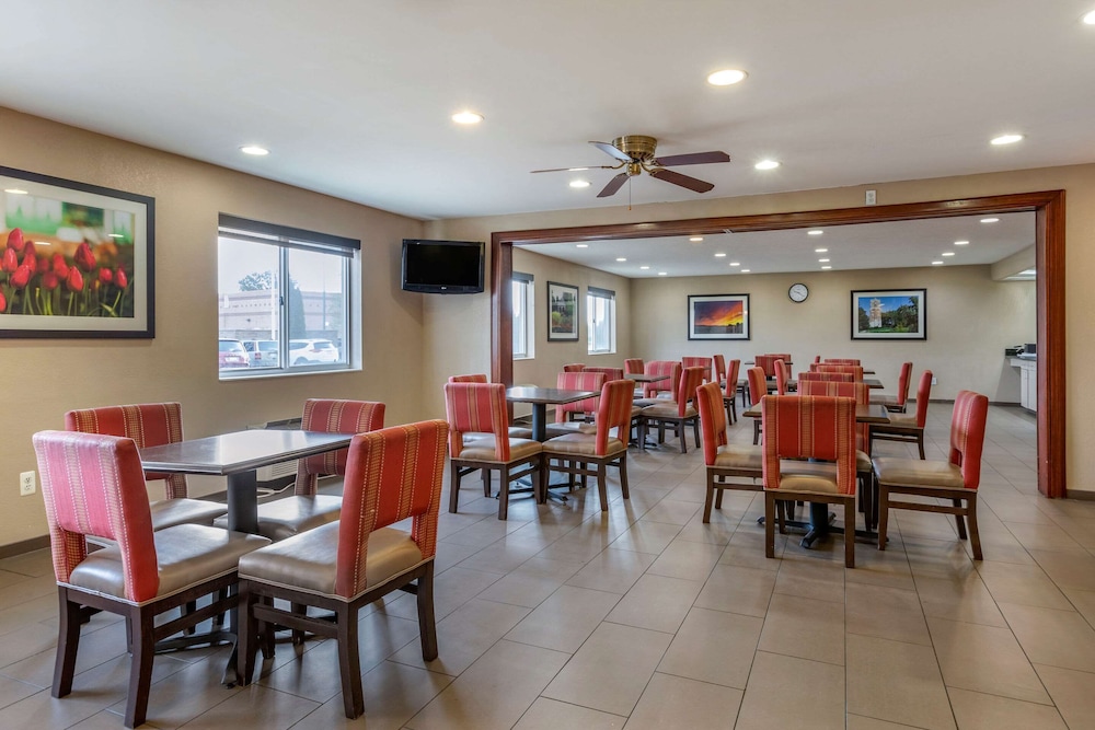 comfort inn and suites dimondale lansing