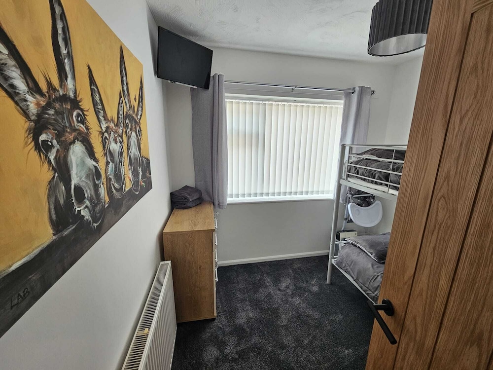 modern and cosy walking distance to castle and town