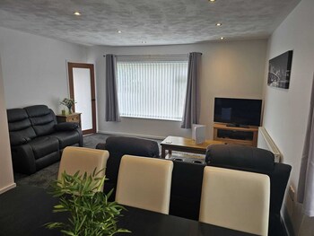 modern and cosy walking distance to castle and town