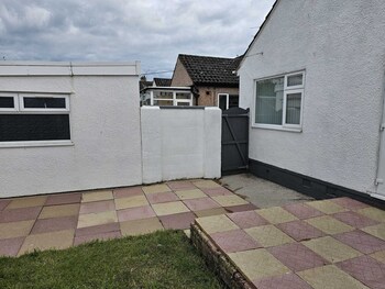 modern and cosy walking distance to castle and town