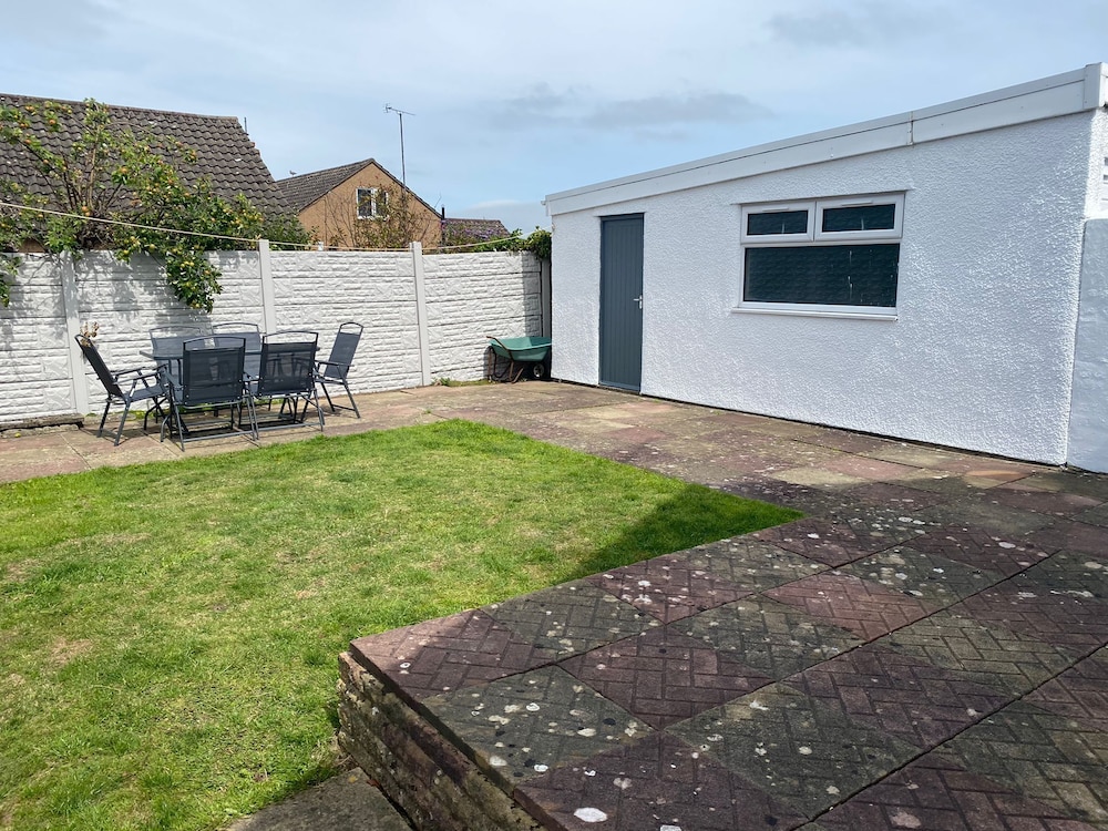 modern and cosy walking distance to castle and town