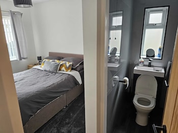 modern and cosy walking distance to castle and town