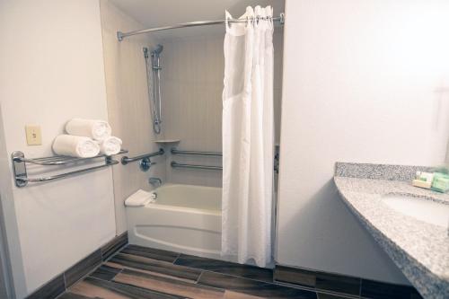 holiday inn manahawkin long beach island by ihg