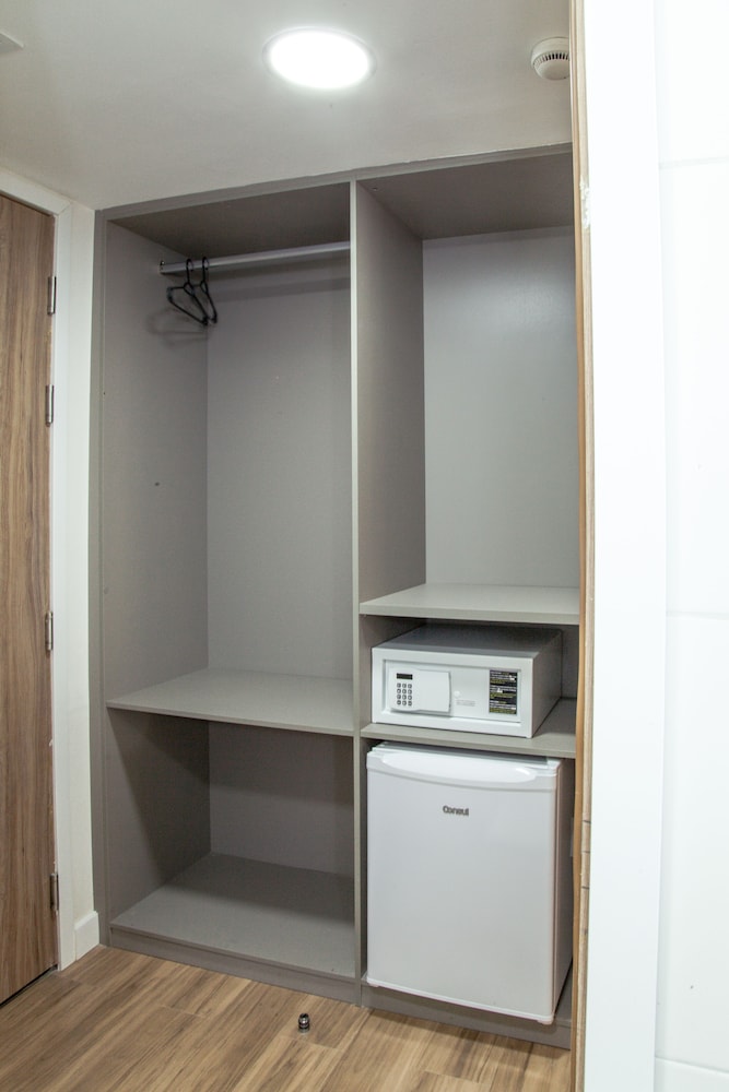 americas townhouse recreio