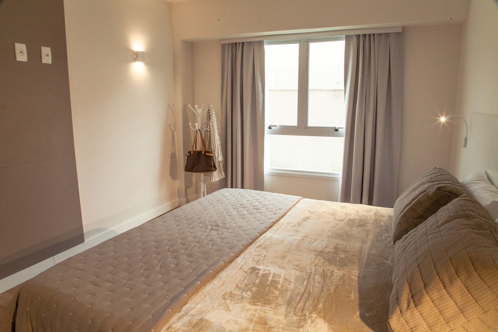americas townhouse recreio