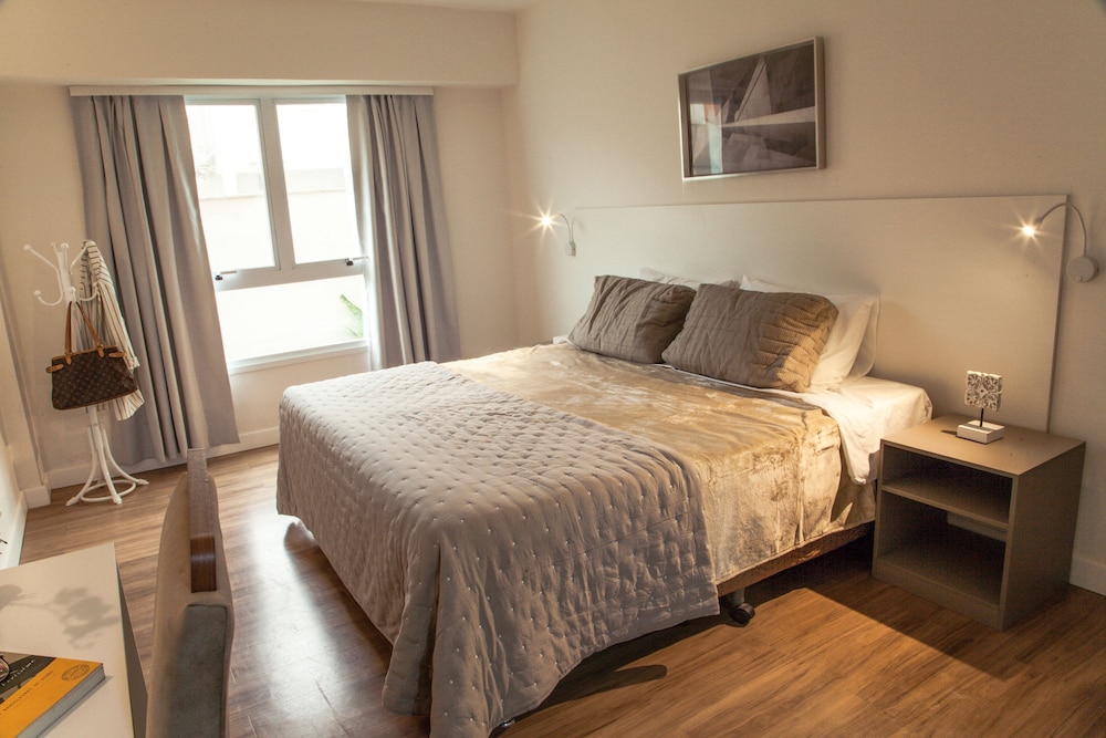 americas townhouse recreio