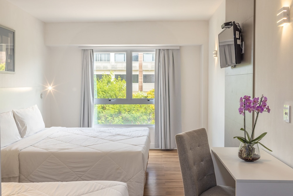 americas townhouse recreio