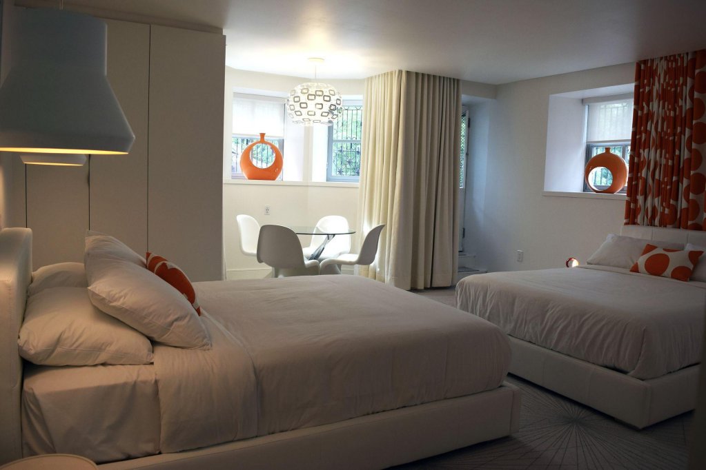 hotel nomad
