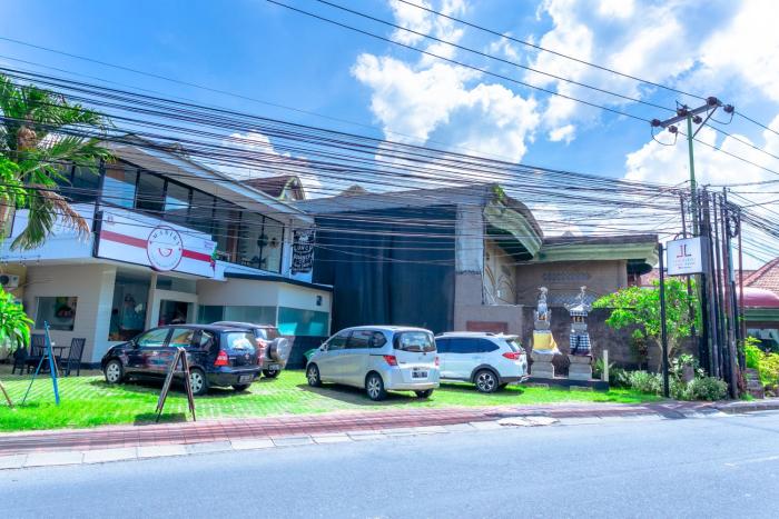 lega legi town house seminyak by the lavana