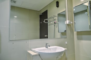 nice and cozy 2br apartment at atria residence