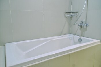 nice and cozy 2br apartment at atria residence